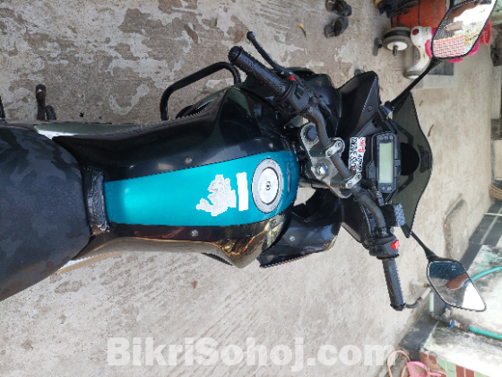 Yamaha Fazer v2
